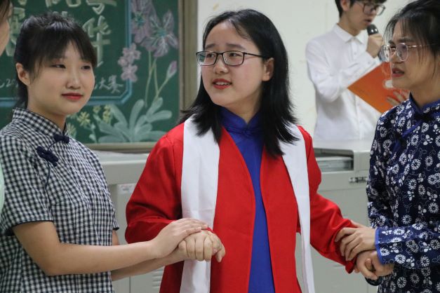 挂网站 《烈火青春—红岩》情景剧表演.jpg